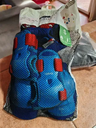 Patines en línea Oxelo azules y casco Talla 30-32