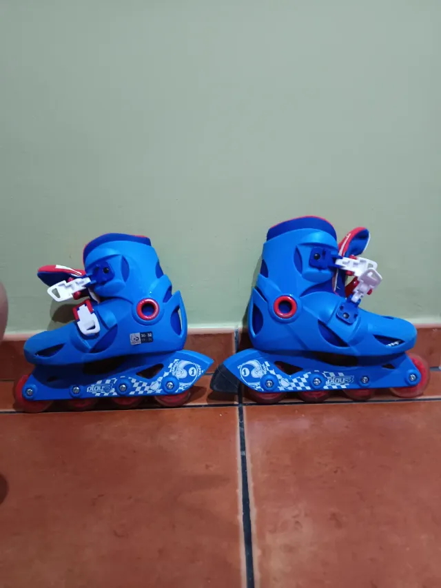 Patines en línea Oxelo azules y casco Talla 30-32