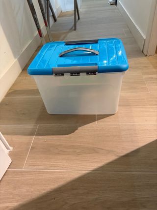 Caja de almacenaje infantil con asa
