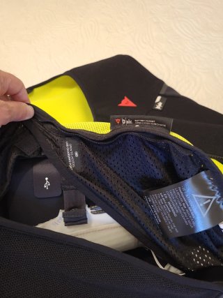 2 Chalecos Airbag Moto. Talla XL 300 € cada uno.