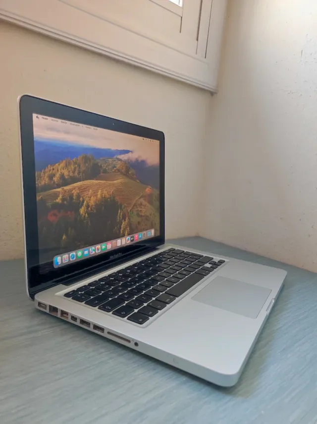 MacBook Pro i7 16GB RAM 500GB SSD