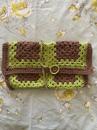 porta libro fatto ad uncinetto