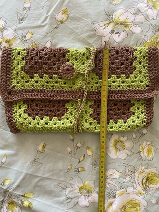 porta libro fatto ad uncinetto