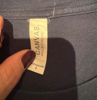 Camiseta azul con bandera de Canadá