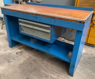 Lote de bancos de trabajo SARRALLE.