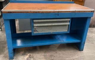 Lote de bancos de trabajo SARRALLE.