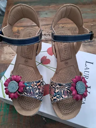 Sandalias cuña Laura Vita Talla 40