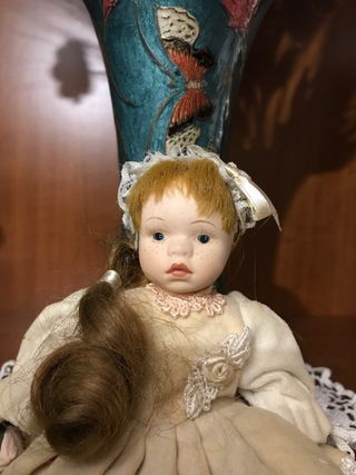 Muñeca antigua articulada