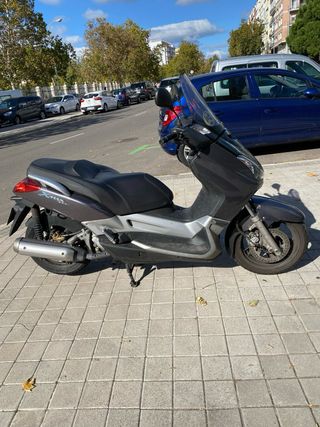 Yamaha Xmax 250 Scooter