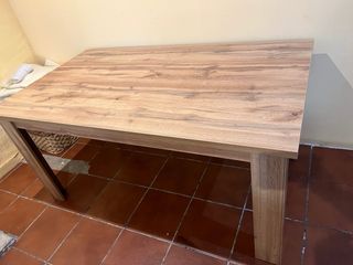 Mesa de comedor de madera NUEVA