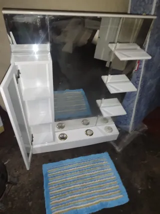 Mueble de baño con espejo