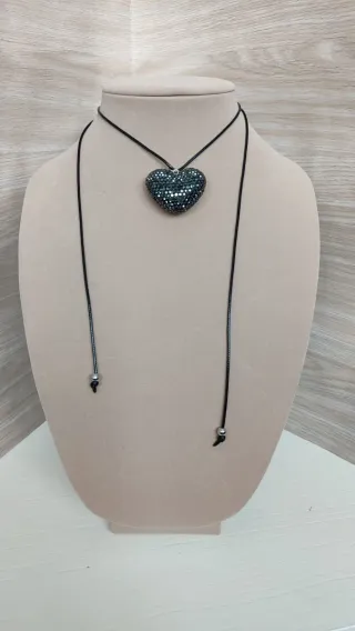 Collar Corazón Ajustable Negro y Plateado