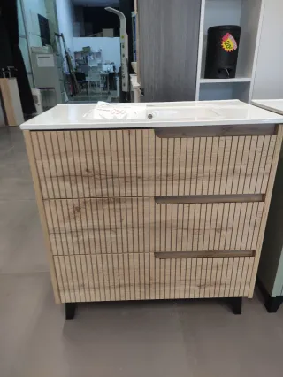 Mueble de baño con lavabo.