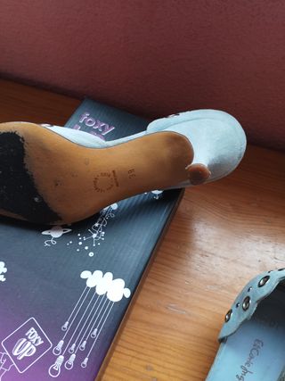 Scarpe eleganti a punta sottile con tacco sottile