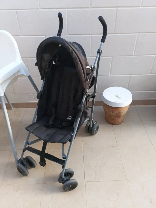 Silla de comer y cochecito de paseo