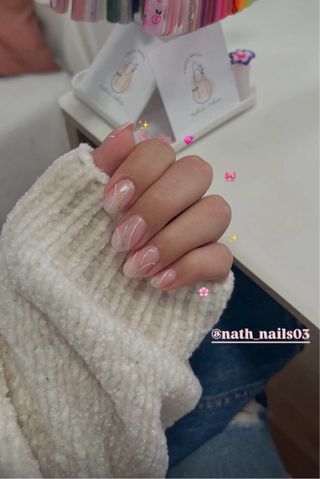 Uñas de gel con diseño