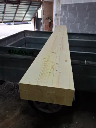 Viga de madera laminada.