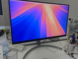 Monitor LG 4K 27 Gris 
Modelo 27UN83A-W27