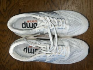 Zapatillas New Balance Running Blancas Plata