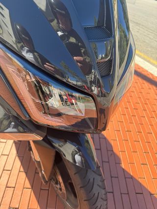 Tmax 530 ABS 2015 VENTA, COLOR GRIS PORCHE 911