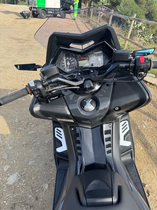 Tmax 530 ABS 2015 VENTA, COLOR GRIS PORCHE 911