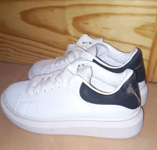 Alexander McQueen Zapatillas Blancas y Negras