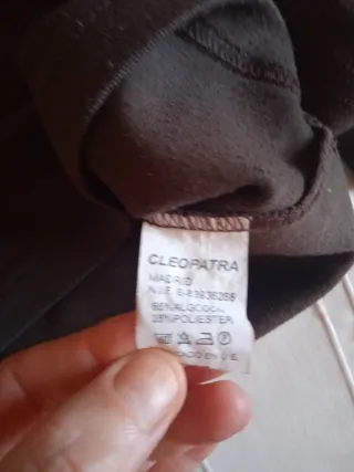 Camiseta de mujer cuello alto marrón