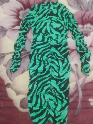 Vestido mini verde y negro