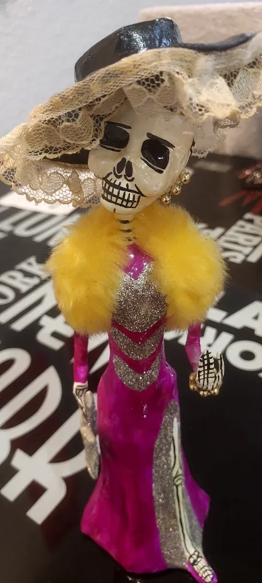 Figura Catrina Elegante Artesanal