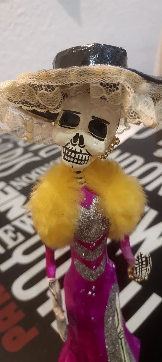 Figura Catrina Elegante Artesanal