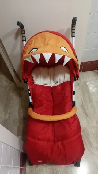 Silla de paseo, ligera, fantasía, unisex. Nueva