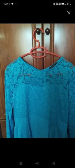 Vestido encaje azul turquesa manga larga. Talla 40