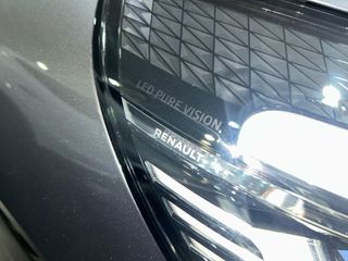 CLIO GASOLINA AÑO 2023 / MUY EQUIPADO / 63.640KM.