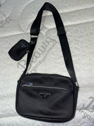 Borsa a tracolla Prada nera con borsetta