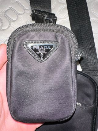 Borsa a tracolla Prada nera con borsetta