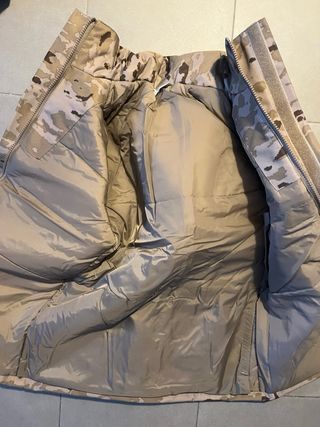 Chaquetón militar árido pixelado