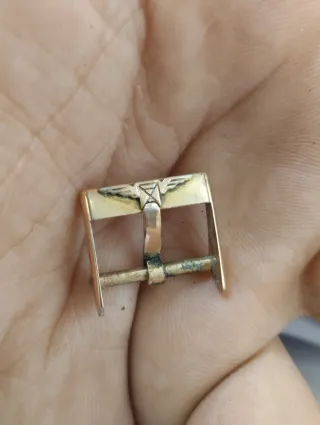 Hebilla de reloj Longines dorada