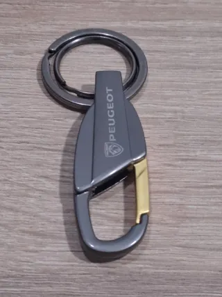 Llavero Peugeot Metal con Mosquetón Dorado