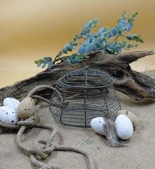 Piccolo cestino in metallo stile vintage