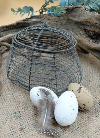 Piccolo cestino in metallo stile vintage