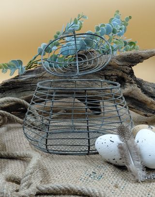 Piccolo cestino in metallo stile vintage