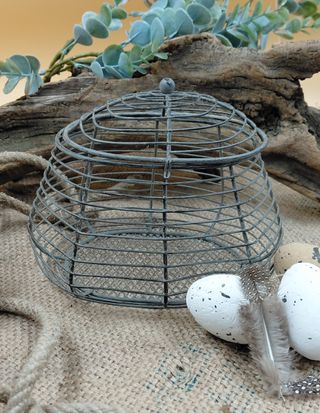 Piccolo cestino in metallo stile vintage