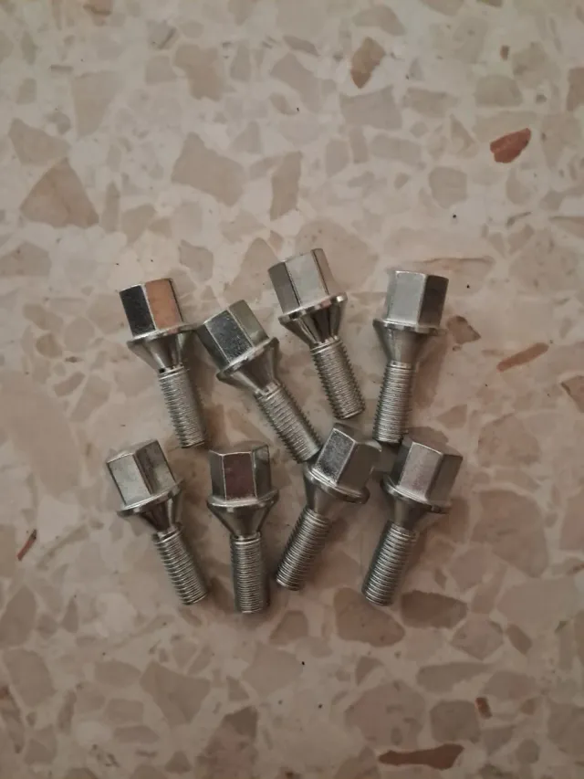 Tornillos T8.12x150 L27.17