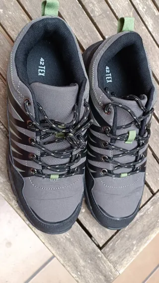 Zapatillas de montaña (Goretex)