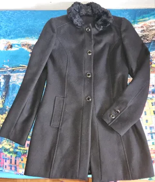 Cappotto nero donna con pelliccia