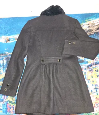 Cappotto nero donna con pelliccia