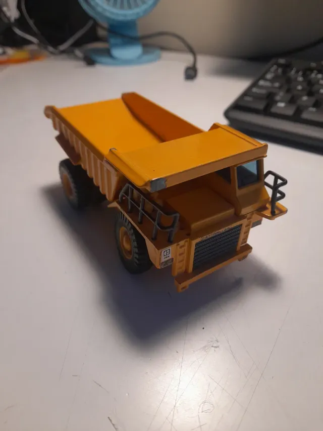 Camión Minero miniatura Caterpillar Joal 173B