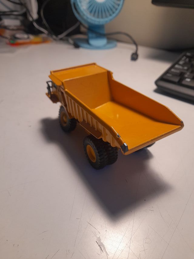 Camión Minero miniatura Caterpillar Joal 173B