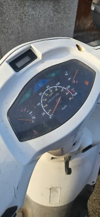 Moto sym hd 125 2006 para reparar o recambios