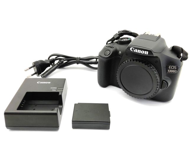 E1798525-1	Camara Digital Reflex Canon Eos 1300d